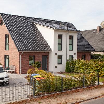 HELMA-Referenz: Doppelhaus in Hamburg-Meiendorf HELMA-Referenz: Doppelhaus in Hamburg-Meiendorf